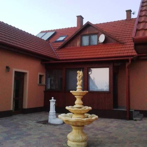 Hôtel Szilvia Vendeghaz à Korosszakal Extérieur photo
